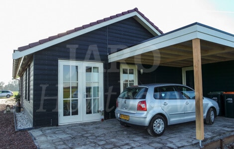 Houten seniorenwoning met carport in Mariënheem