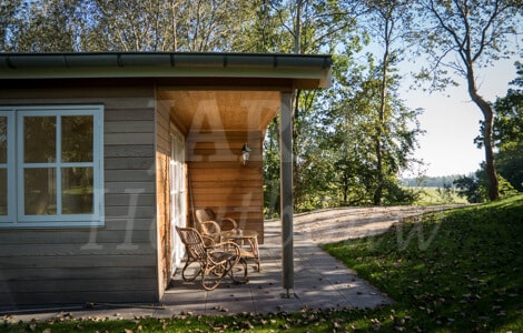 Vrijstaande mantelzorgwoning in de tuin